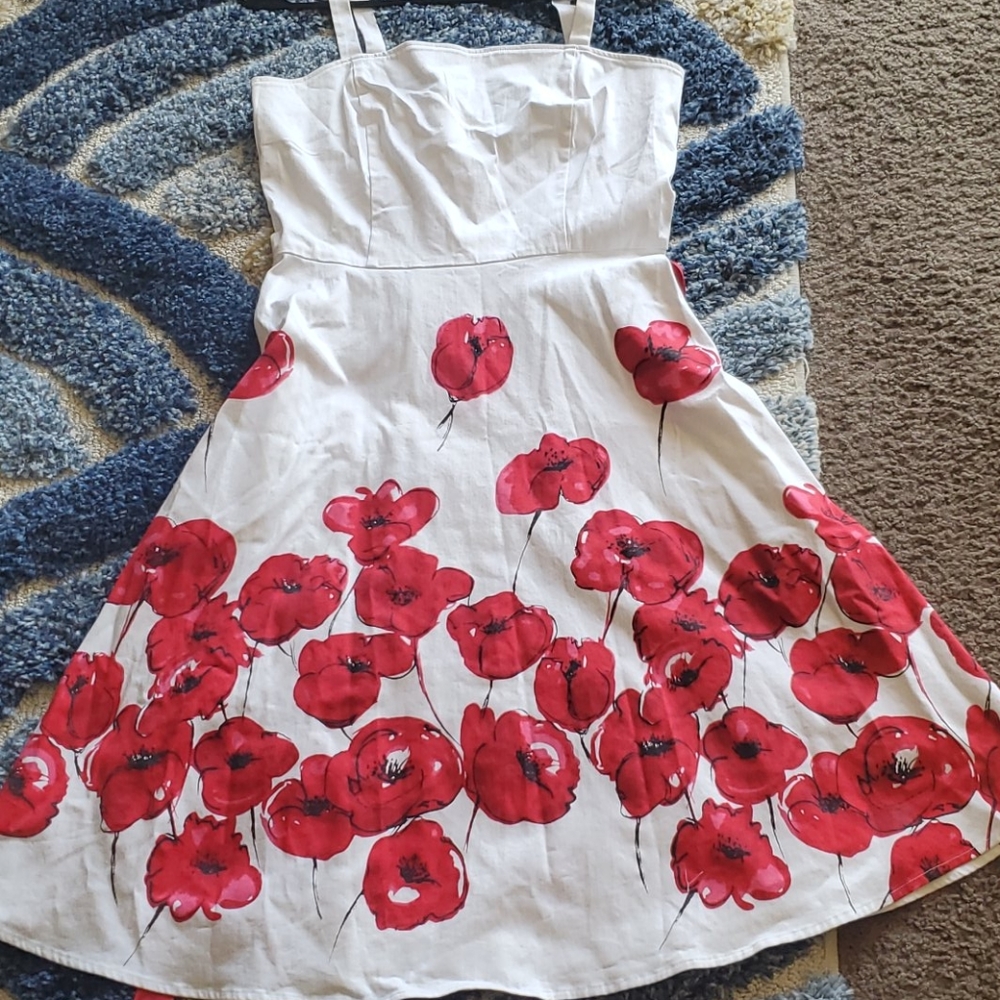 Dress - Picture 6 of 8
